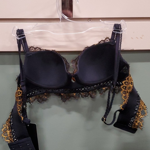 Molded balconette bra - Picture 2 of 2